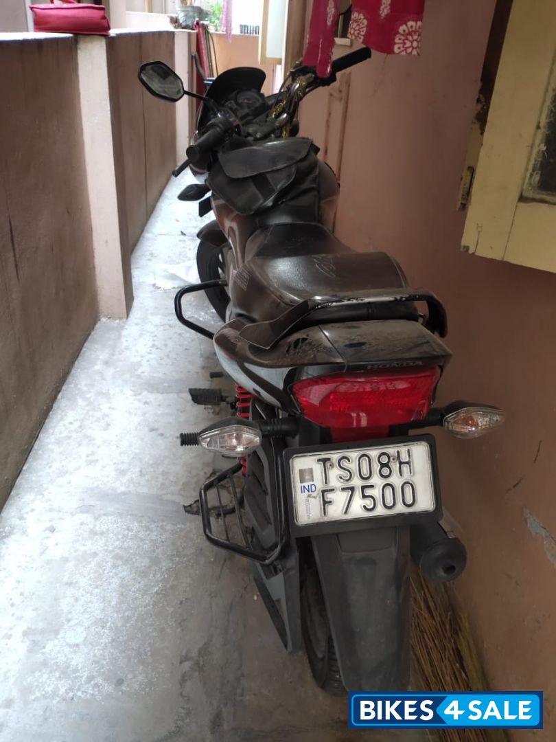 Black & Red Honda CB Shine SP