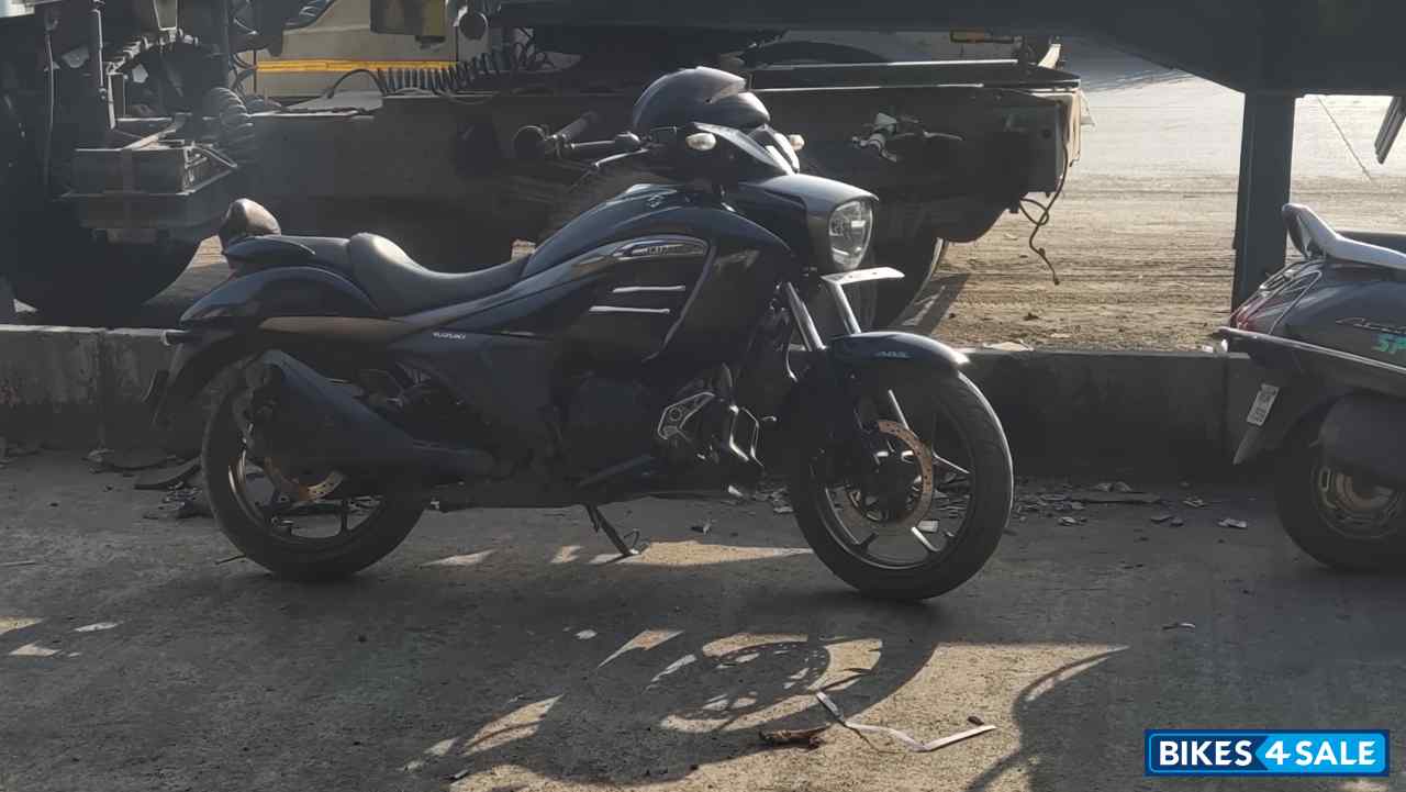 Black Suzuki Intruder 150 BS6