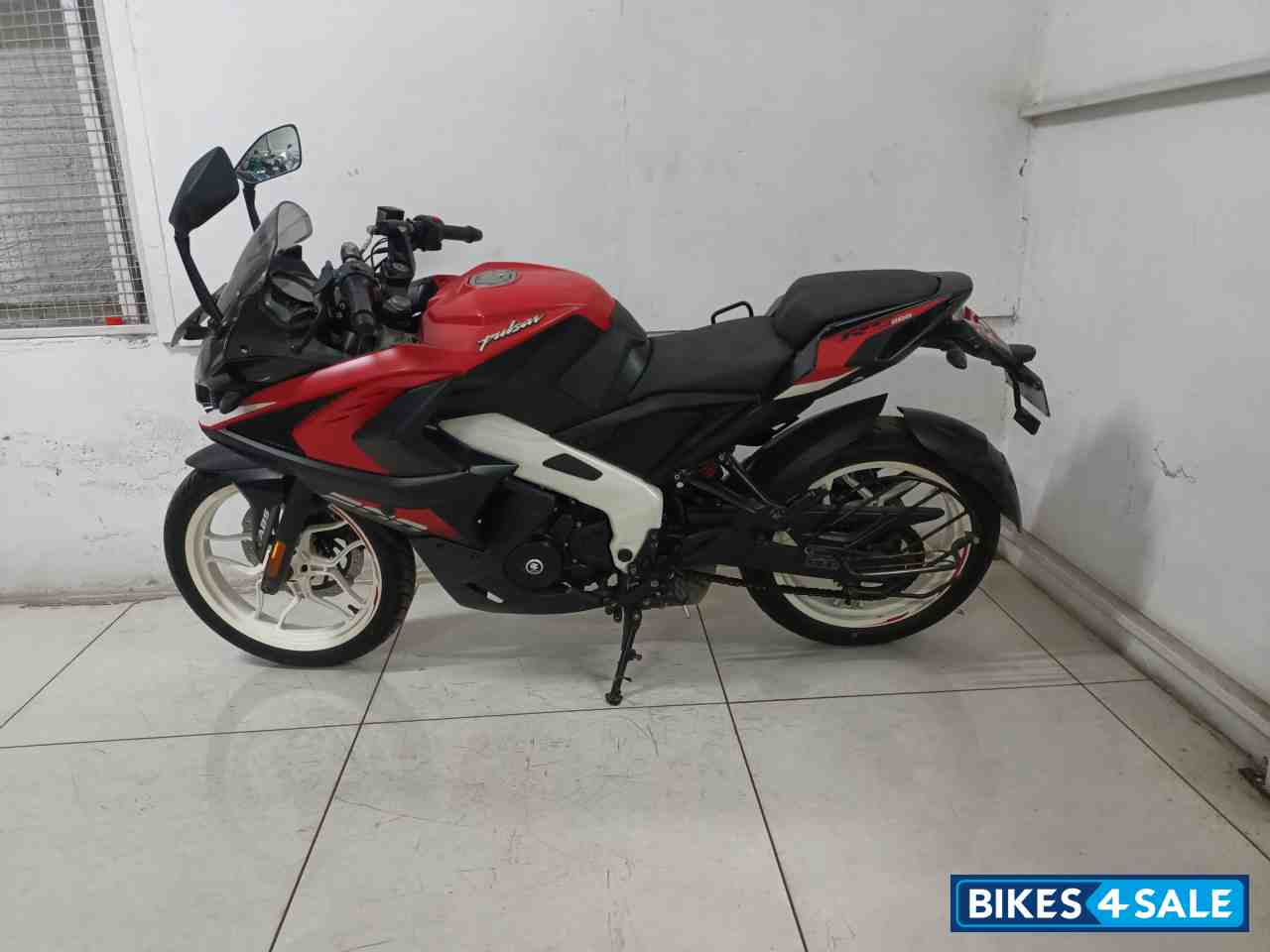 Bajaj Pulsar RS 200 BS6