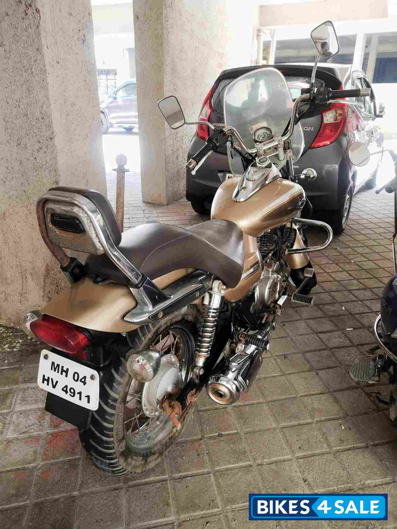 Golden Bajaj Avenger Cruise 220