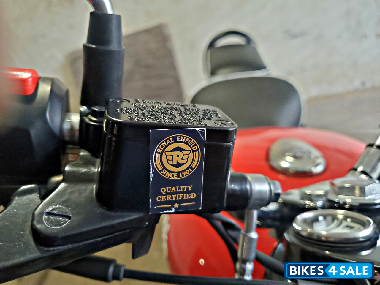 Blazing Red Royal Enfield Classic 350 Single Channel BS6 Blazing Red Royal Enfield Classic 350 Single Channel BS6