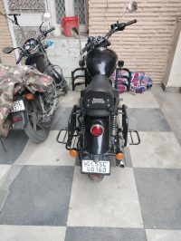 Black Royal Enfield Meteor 350