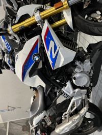 White Metallic BMW G 310 R