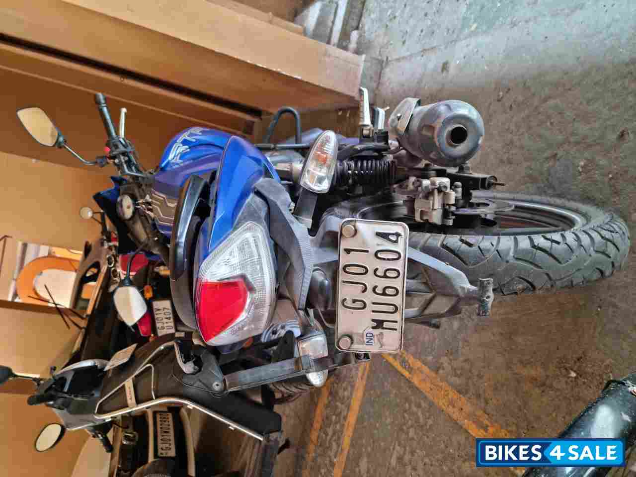 Blue TVS Apache RTR 180 Blue TVS Apache RTR 180