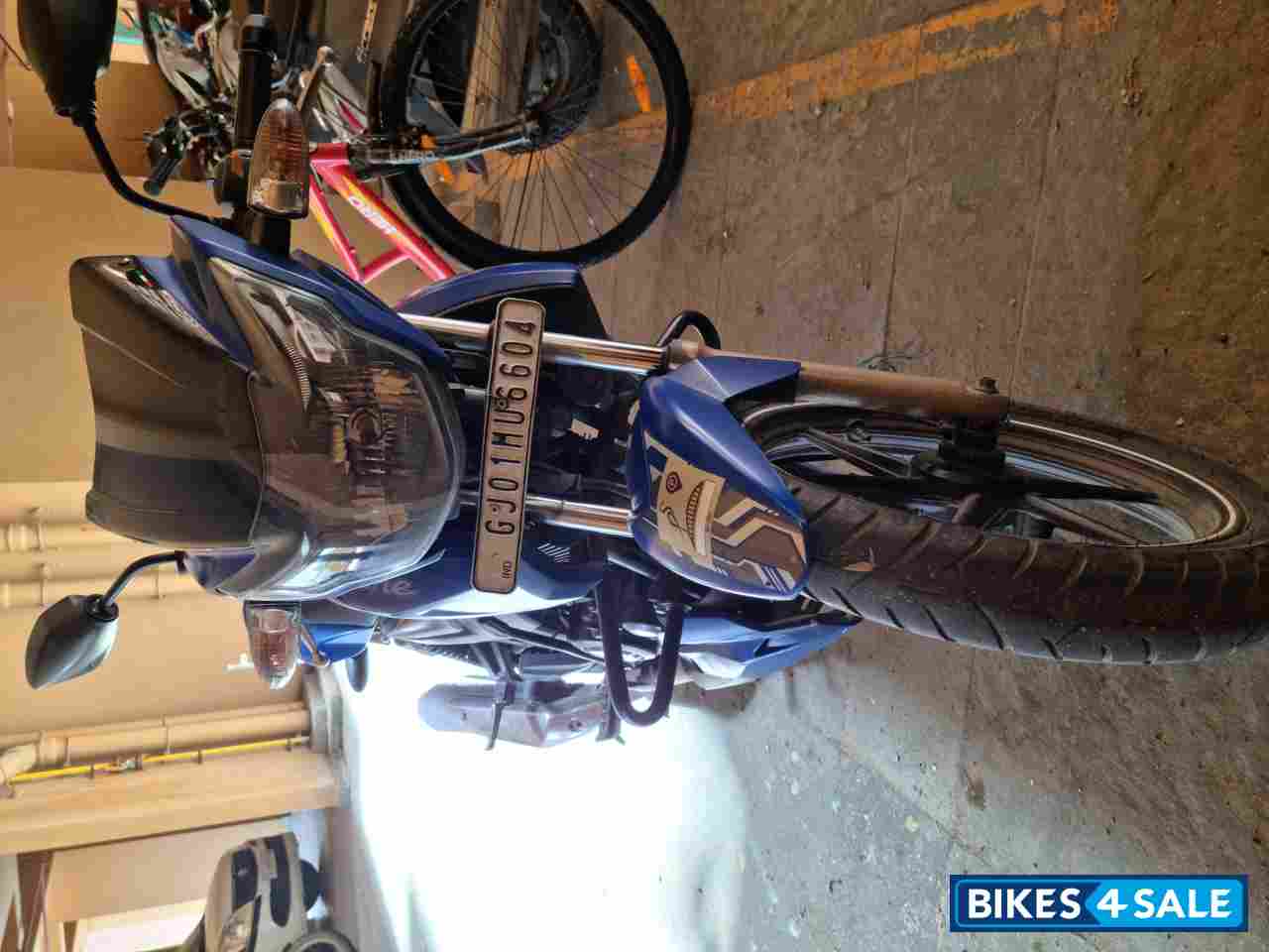 Blue TVS Apache RTR 180 Blue TVS Apache RTR 180