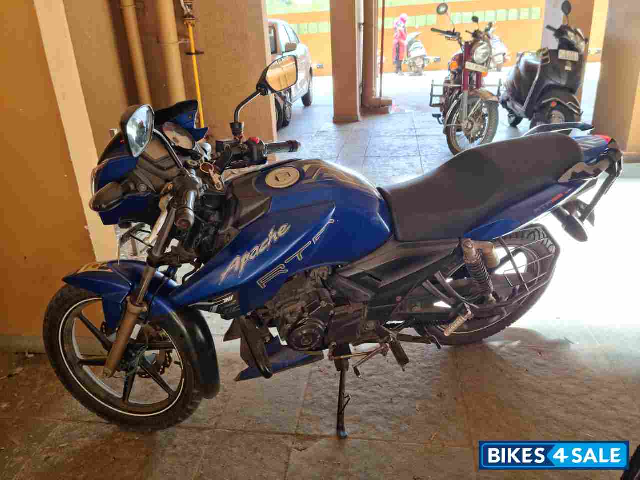 Blue TVS Apache RTR 180 Blue TVS Apache RTR 180