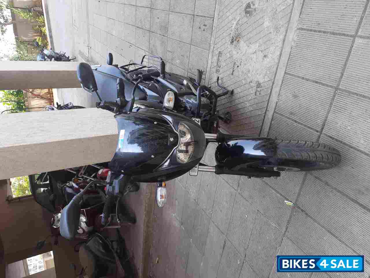 Bajaj Pulsar 125 Neon