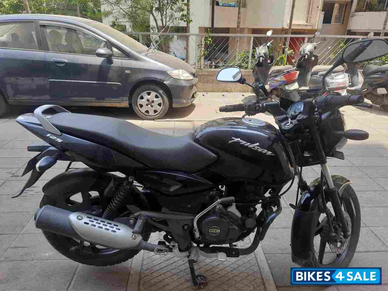 Bajaj Pulsar 125 Neon