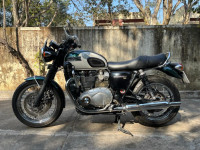 Chrome Triumph Bonneville T120