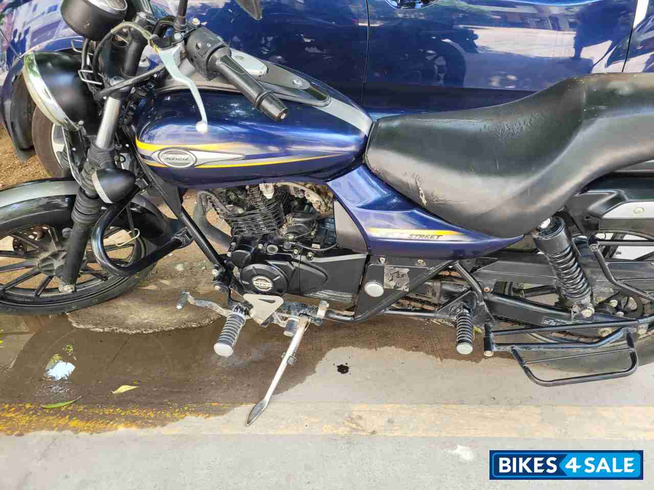 Blue Bajaj Avenger Street 150