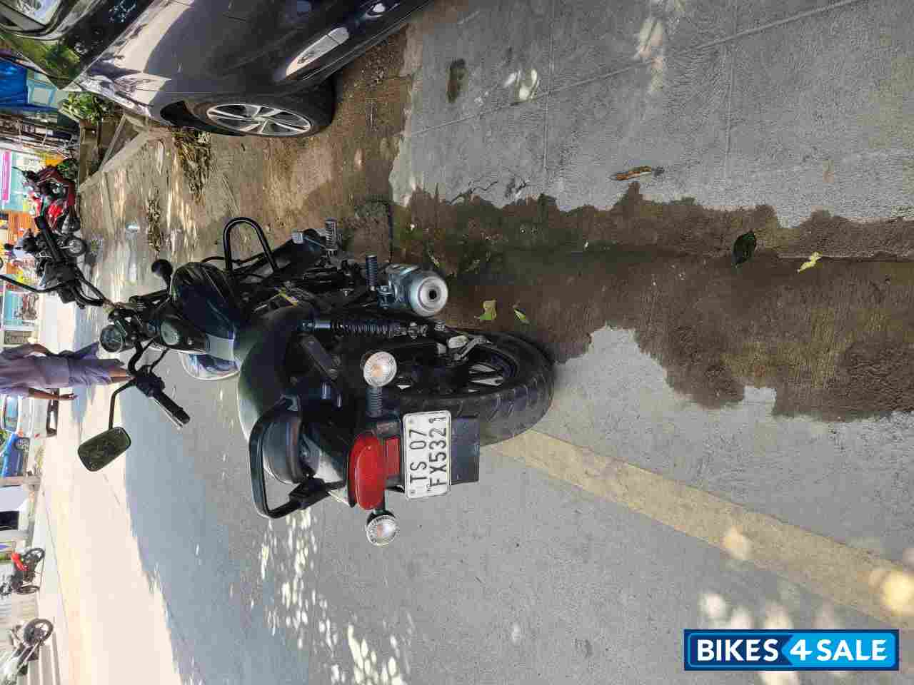 Blue Bajaj Avenger Street 150