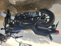 Blue Bajaj Avenger Street 150