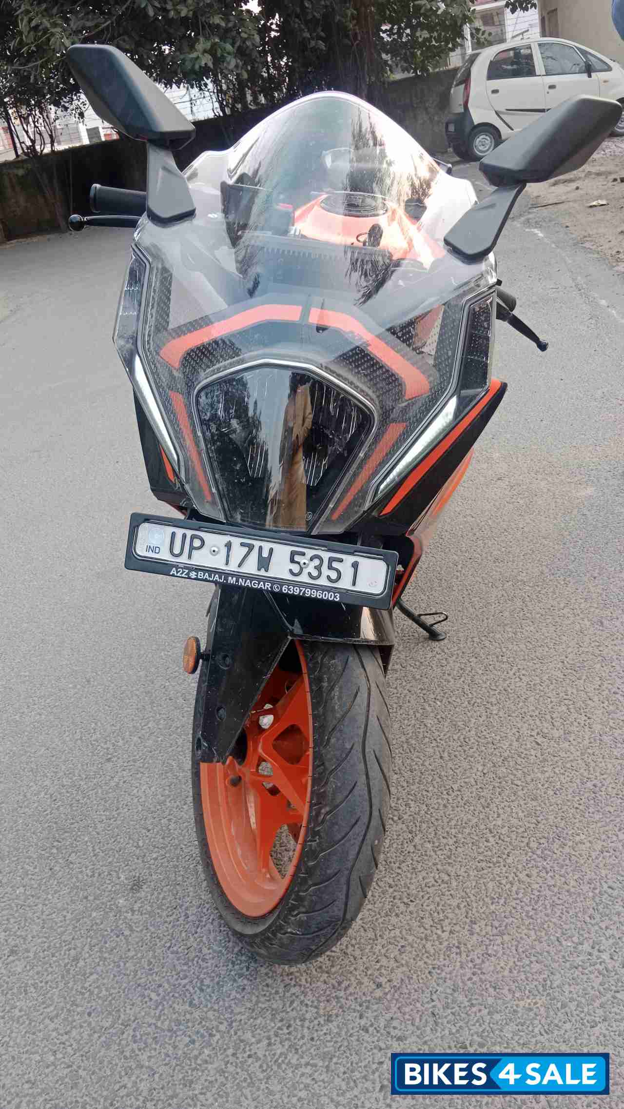 Ebony Black Met KTM RC 200