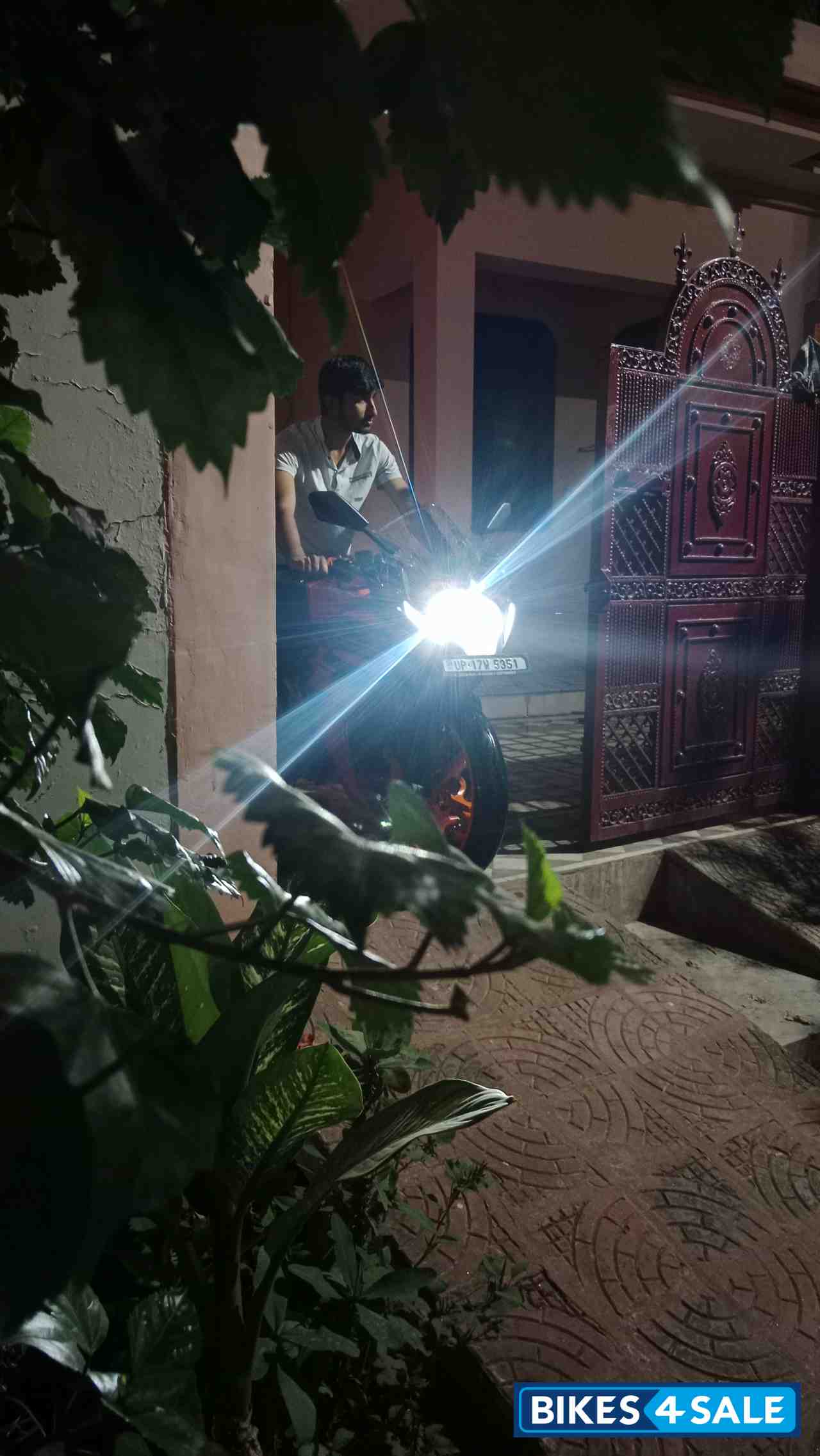 Ebony Black Met KTM RC 200