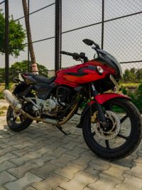 Red Bajaj Pulsar 220 DTSi