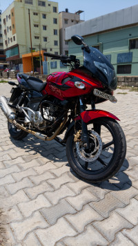 Red Bajaj Pulsar 220 DTSi