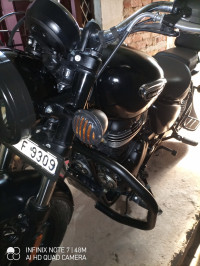 Royal Enfield Meteor 350 Stellar