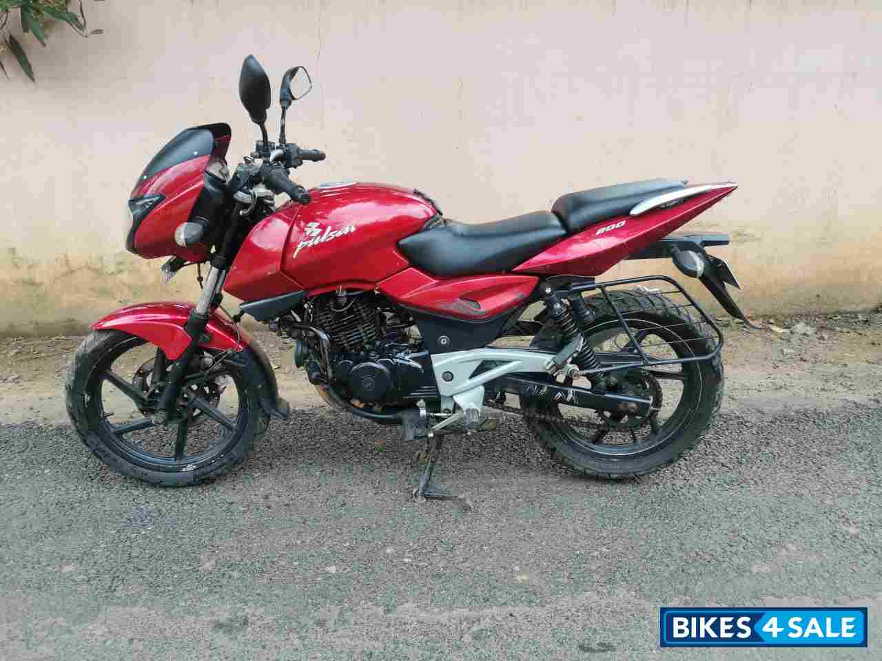Red Bajaj Pulsar 200 DTSi