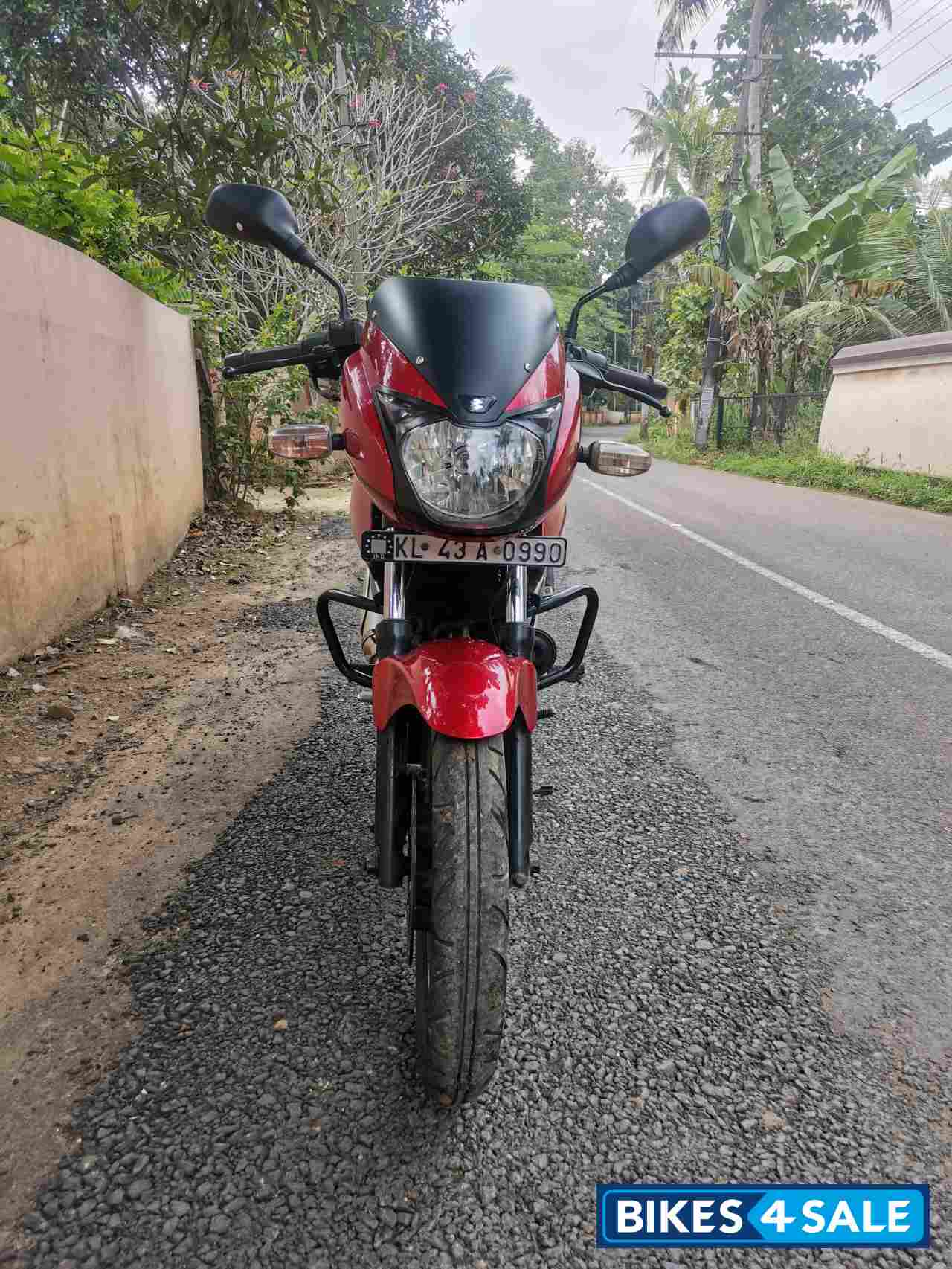 Red Bajaj Pulsar 200 DTSi