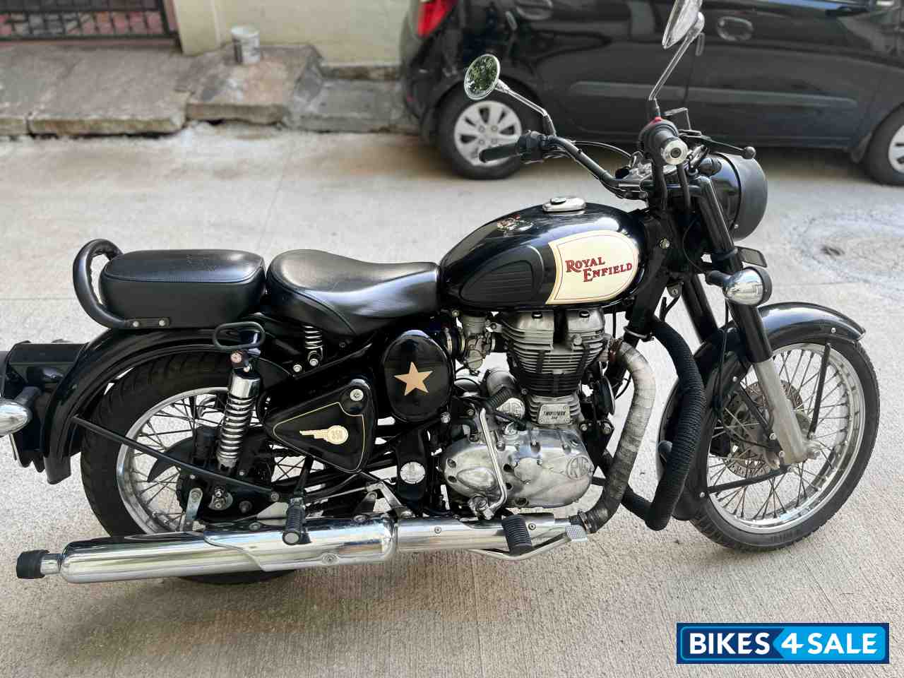 Black Royal Enfield Classic 350