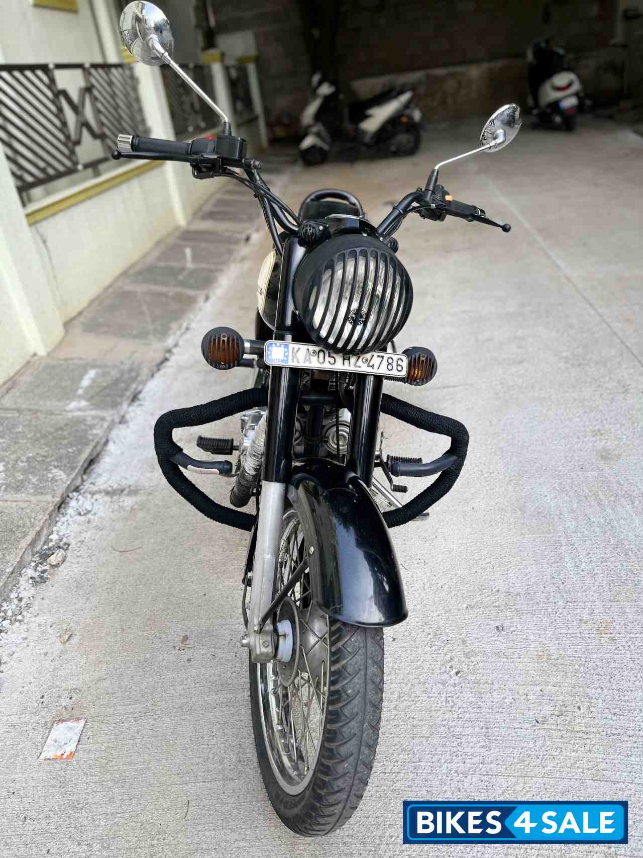 Black Royal Enfield Classic 350