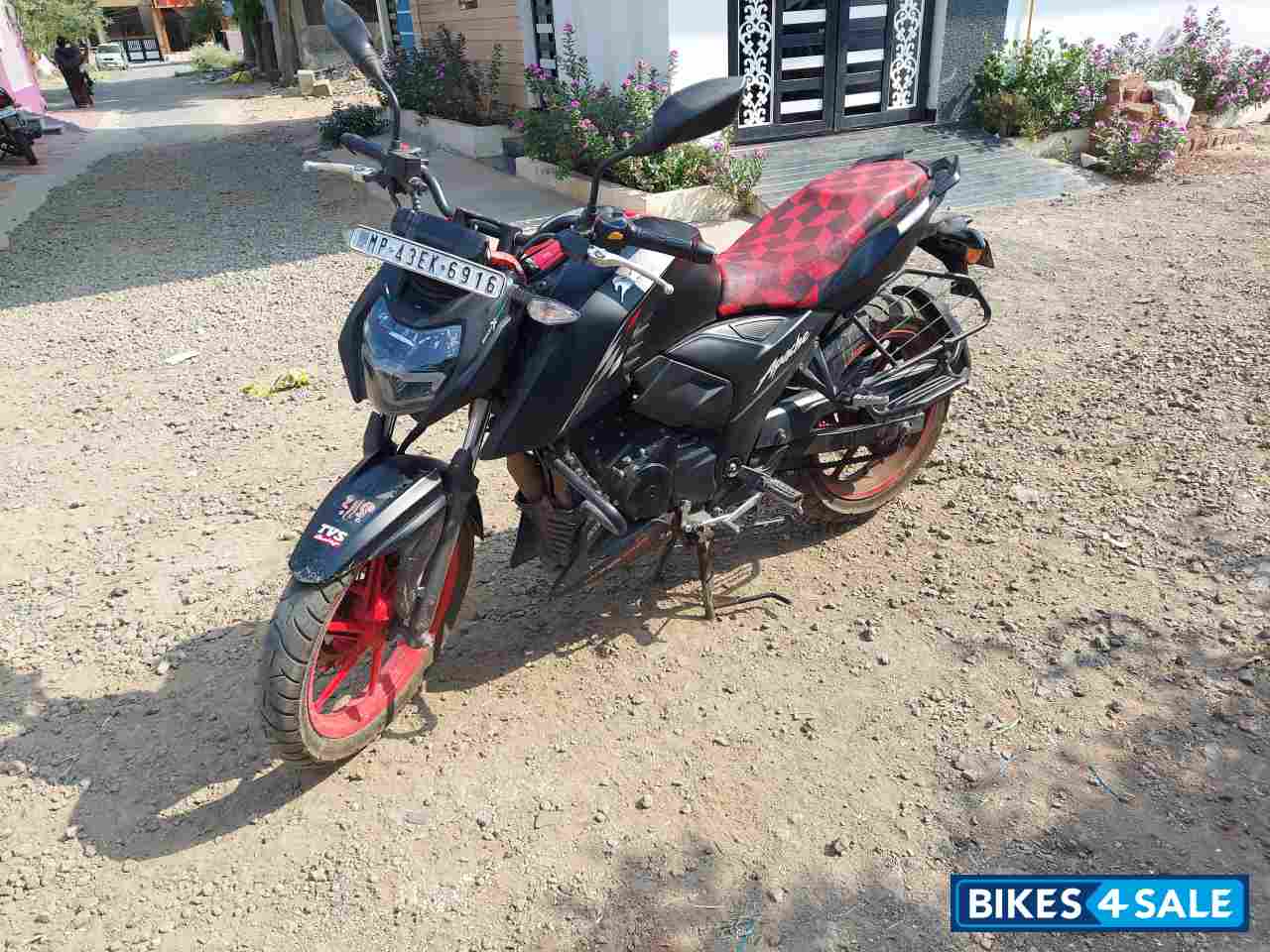 TVS Apache RTR 160 4V
