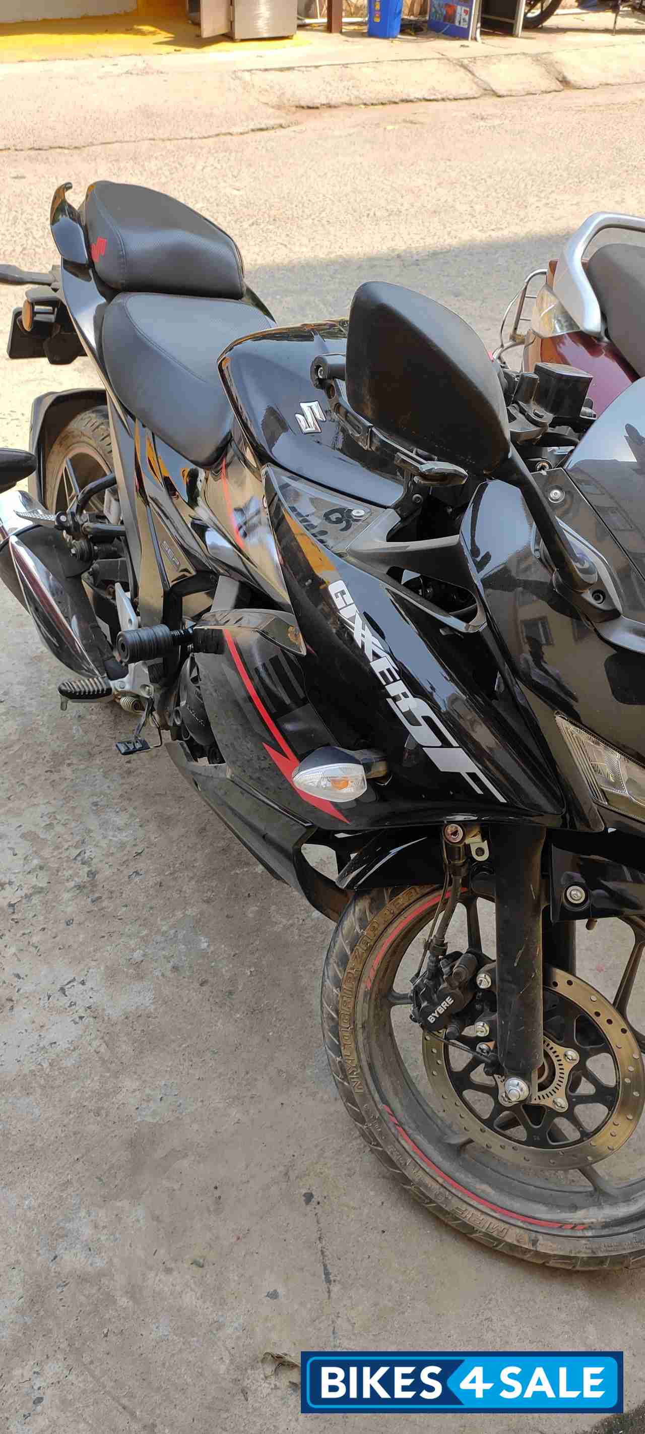 Suzuki Gixxer SF