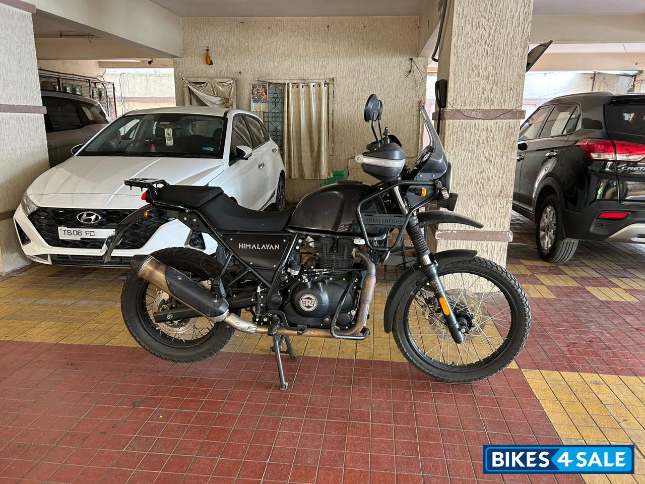 Granite Black Royal Enfield Himalayan BS VI
