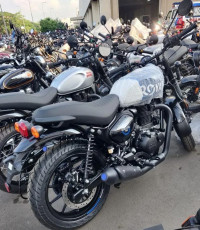 Royal Enfield Hunter 350 Retro