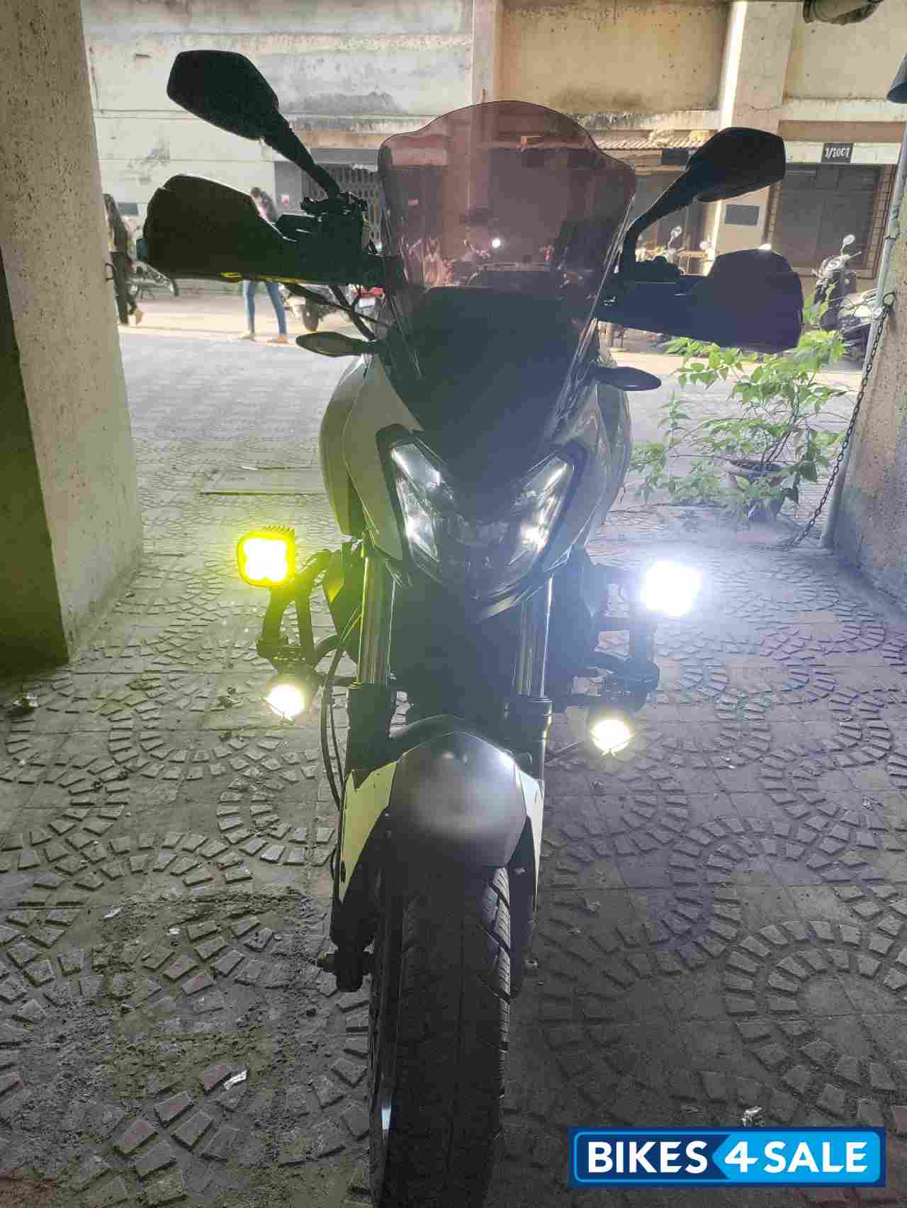 Bajaj Dominar 400