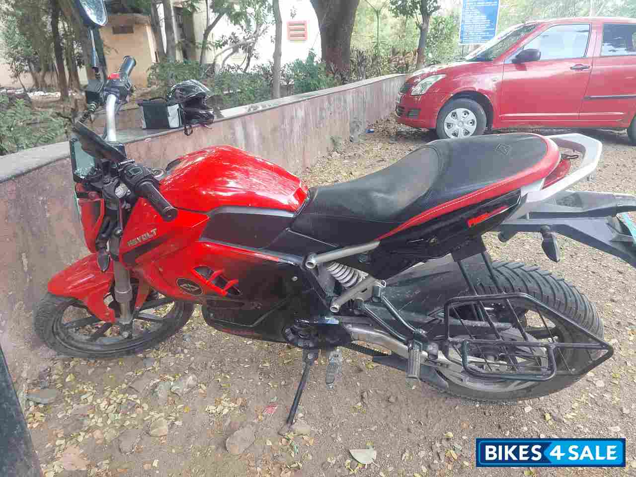 Rebel Red Revolt RV 400