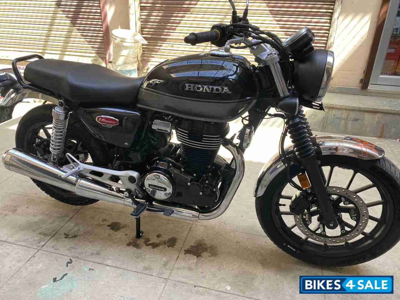 Black Silver Honda CB350 Brigade