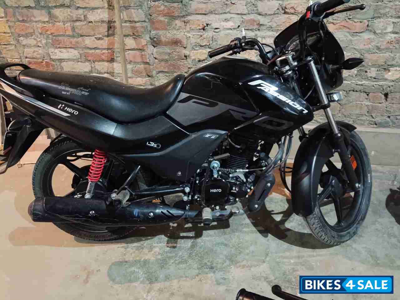 Black Hero Passion Pro BS6