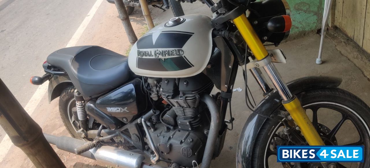 White Royal Enfield Thunderbird X 350
