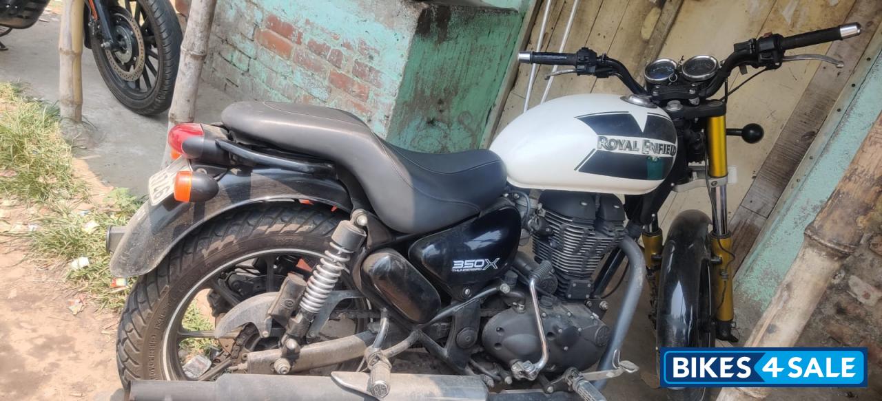White Royal Enfield Thunderbird X 350