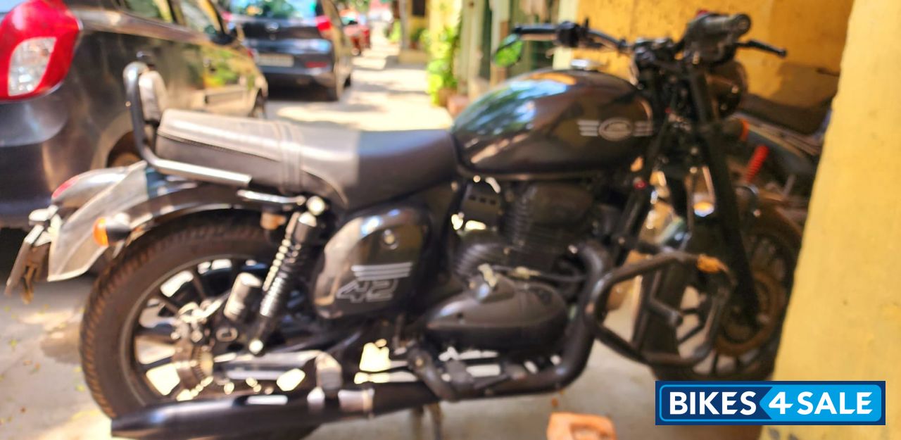 Jawa 42 Dual Channel ABS AllStar Black