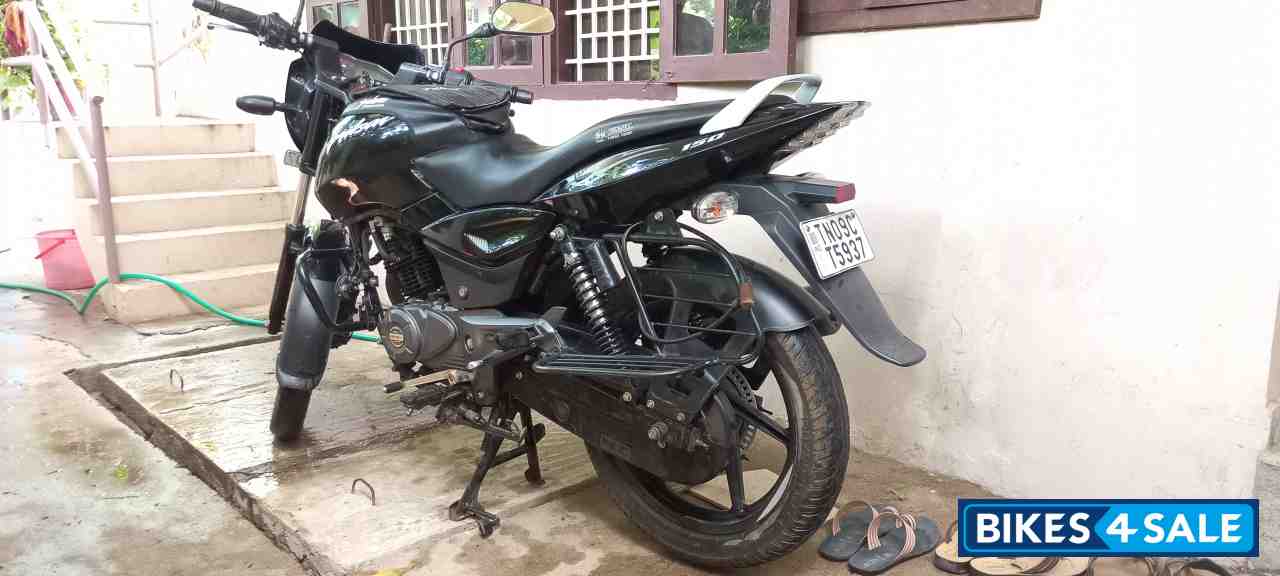 Bajaj Pulsar 150 Neon