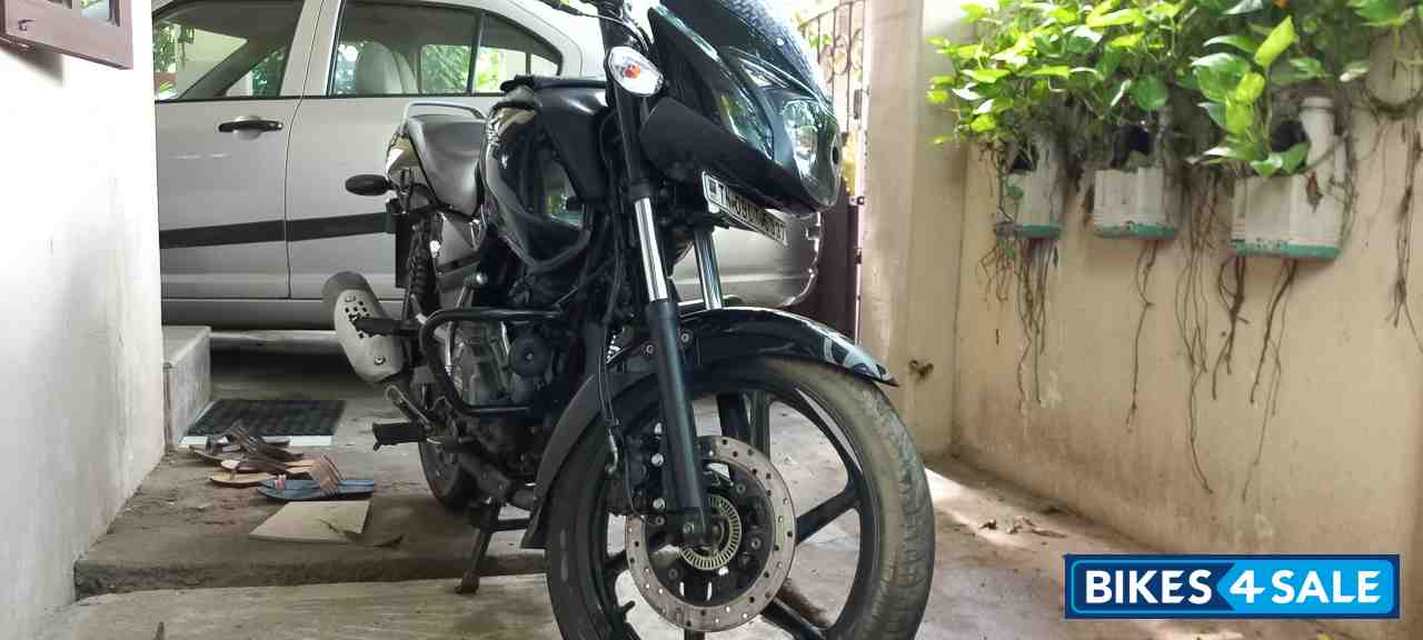 Bajaj Pulsar 150 Neon