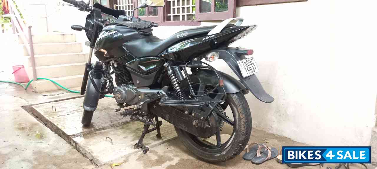 Bajaj Pulsar 150 Neon
