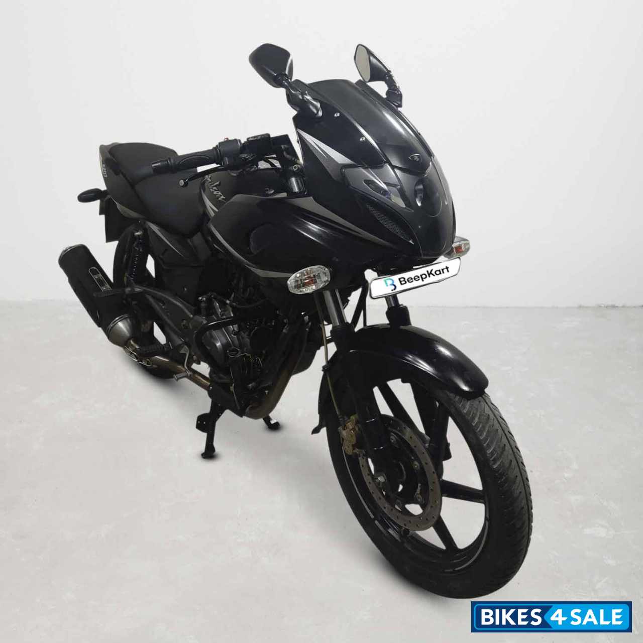 Bajaj Pulsar 220F