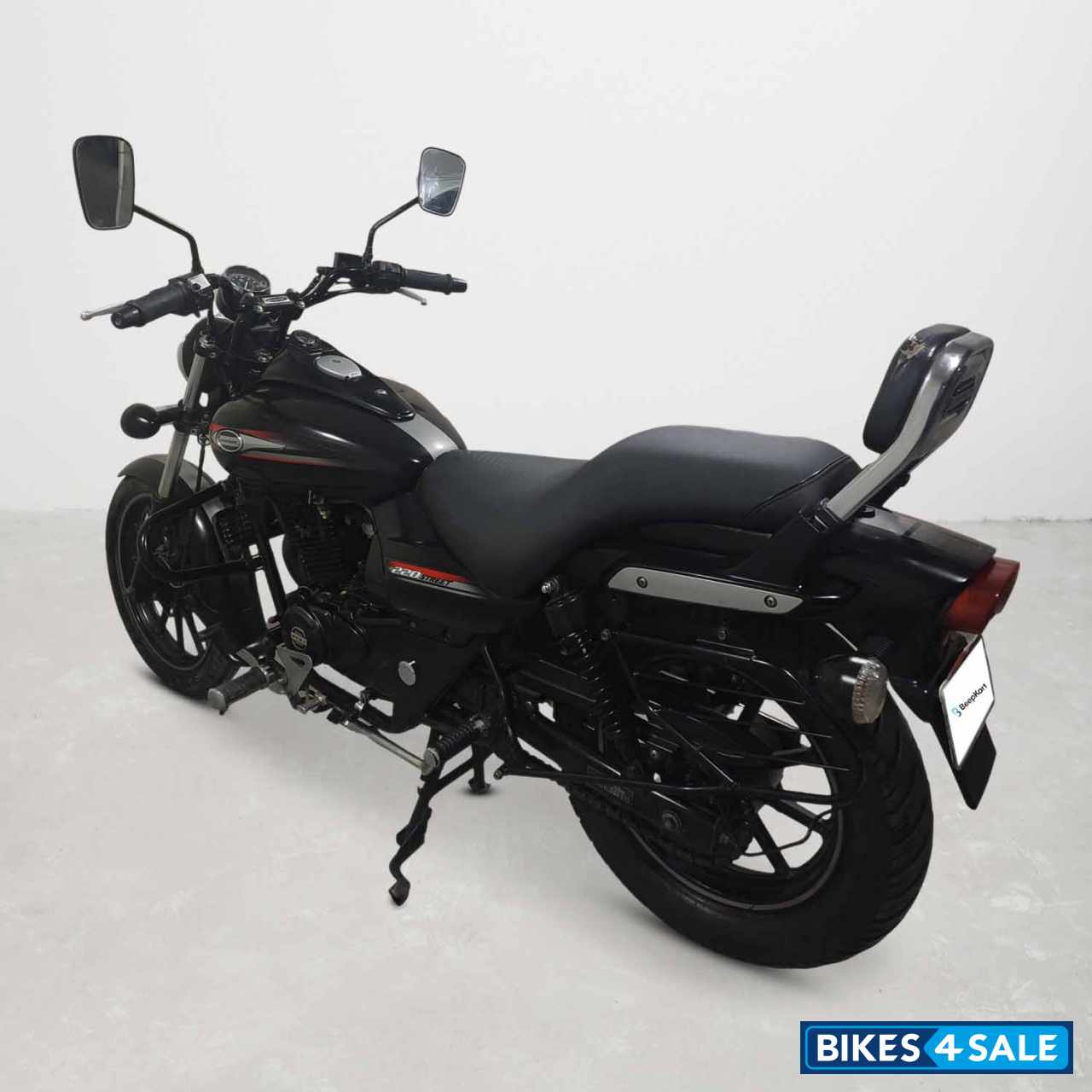 Bajaj Avenger Street 220