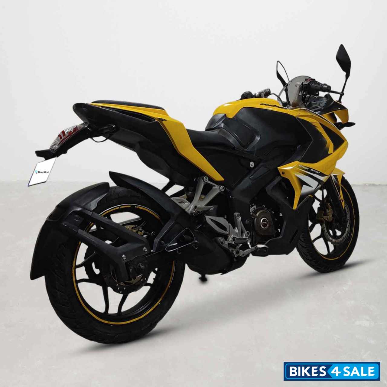 Bajaj Pulsar RS 200