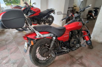 Red Bajaj Avenger 220 DTS-i