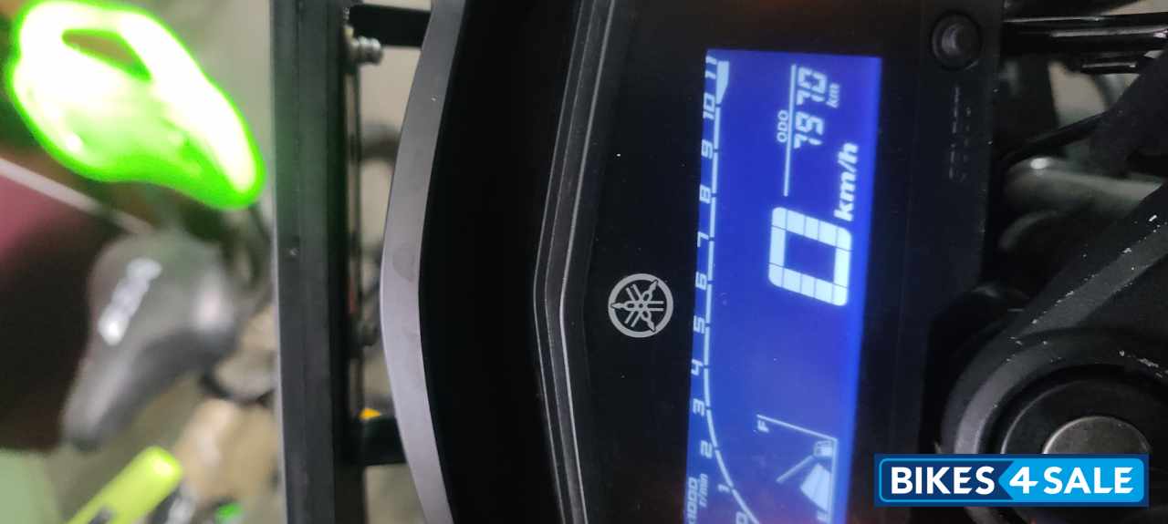 Black Yamaha FZS 25 2022