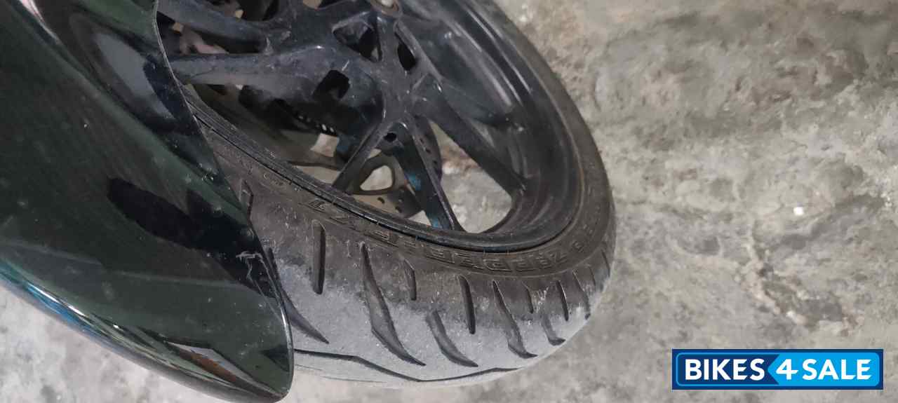 Black Yamaha FZS 25 2022