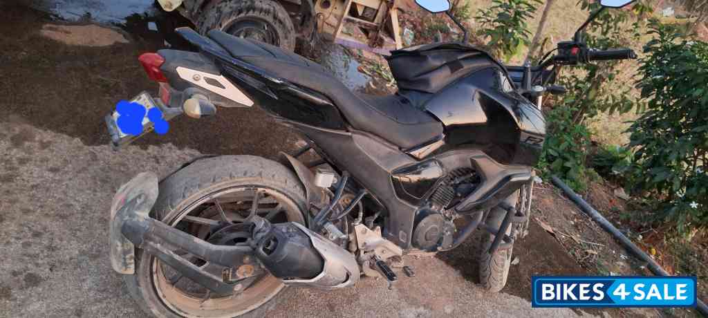 Black Yamaha FZ-S FI V3