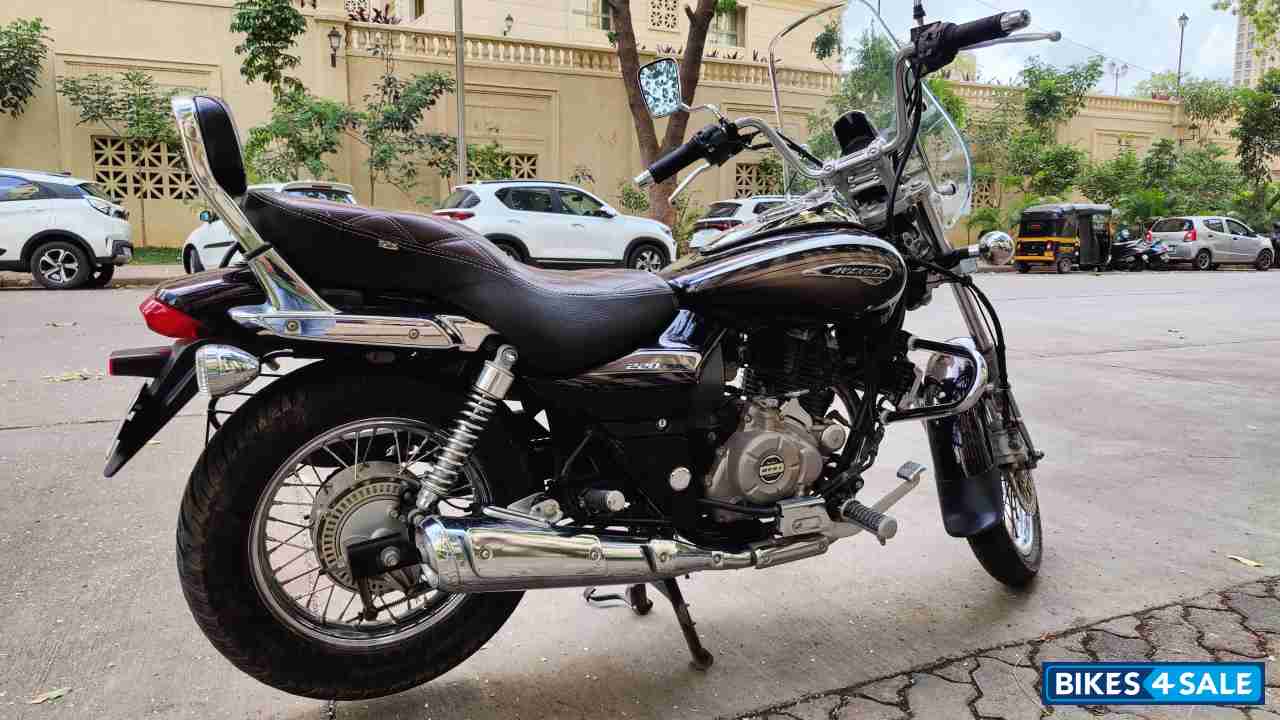 Bajaj Avenger Cruise 220 BS6
