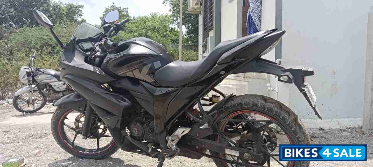 Suzuki Gixxer SF Fi