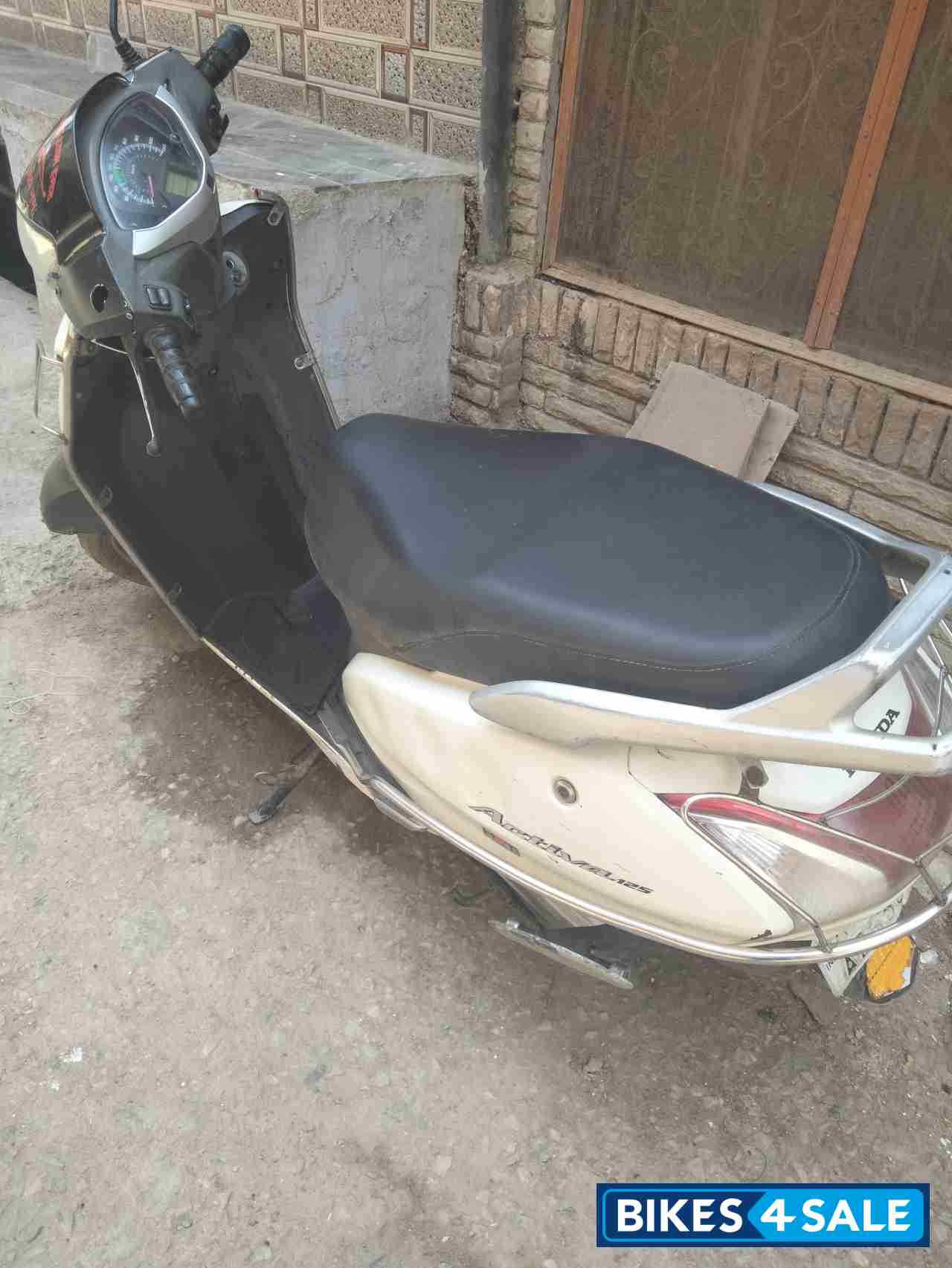 White Honda Activa 125