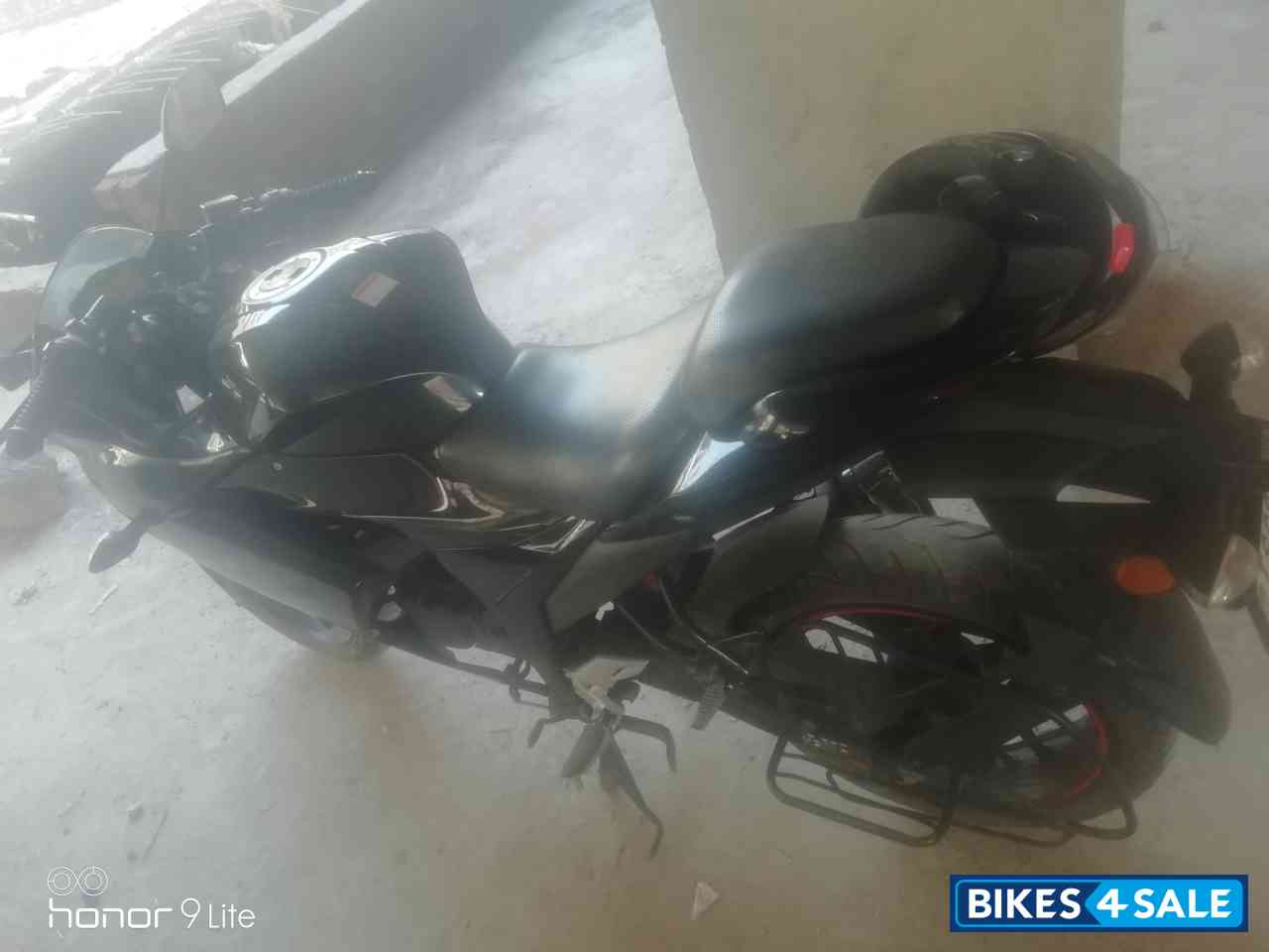 Black Suzuki Gixxer SF BS6